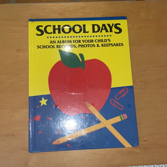 SCHOOL DAYS. An Album For Your Child’s Keepsakes - Picture 2 of 7